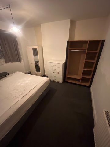 Room in a Shared House, Petwort Drive, LE3 - Photo 2