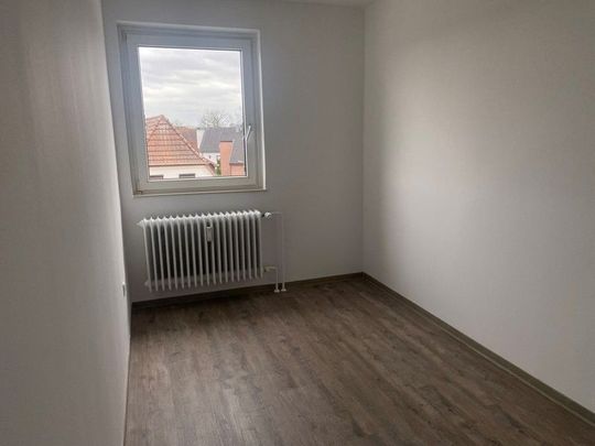 Renovierte 4-Zimmer-Wohnung mit Balkon - Foto 1