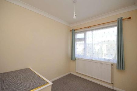 Fairway Avenue, Folkestone, CT19 - Photo 3