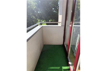 Mieszkanie z miejscem parkingowym i komórką - Фото 5