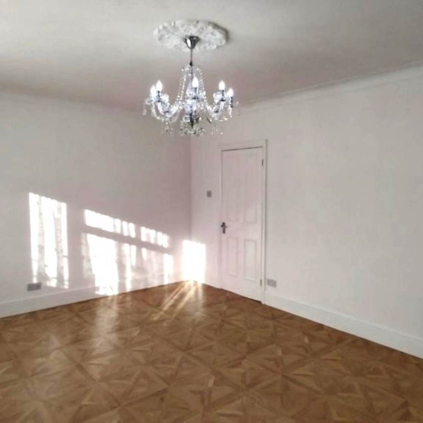 2 bed flat to rent - Photo 1