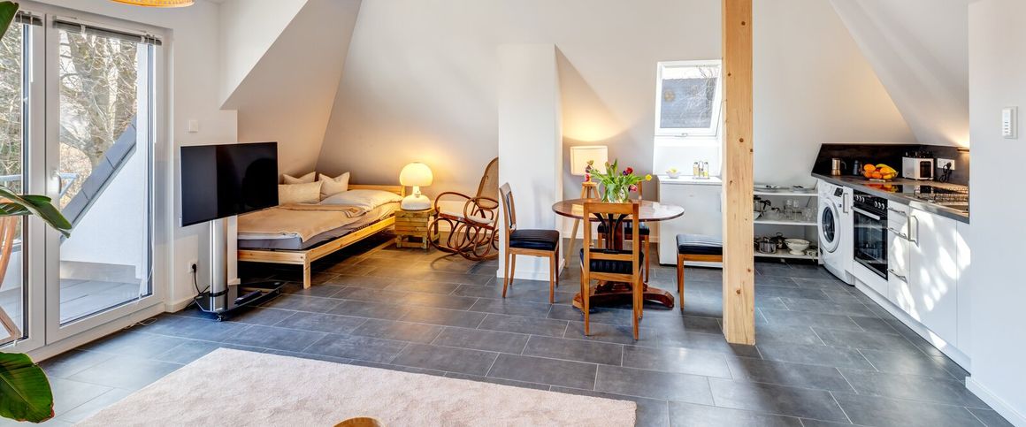 Light and cozy attic with small roof-terrace - Photo 1