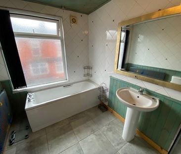 4 bedroom private hall to rent - Photo 5