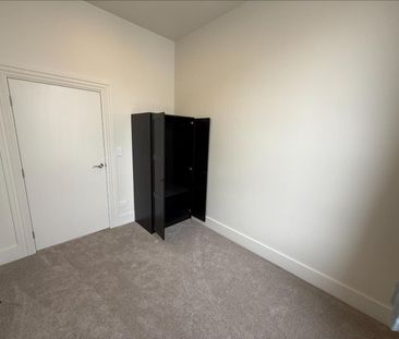 Fully renovated and move-In ready family home - Photo 3