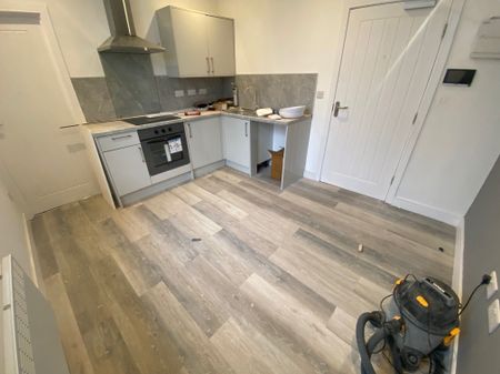 Albert Street, ILKESTON - Photo 2