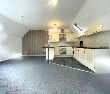 2 bedroom coach house to rent - Photo 3