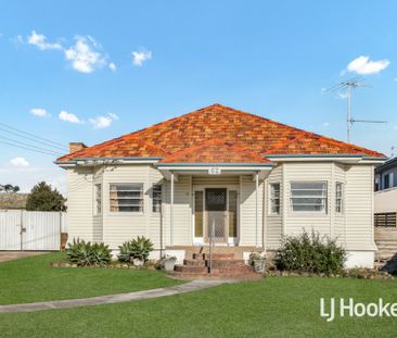 3 Bedroom Home - Freshly Painted! - Photo 3