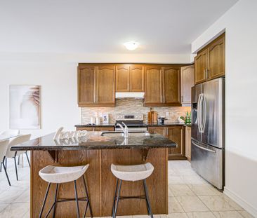 For Lease - 99 Chouinard Way, Aurora, Ontario - Photo 6