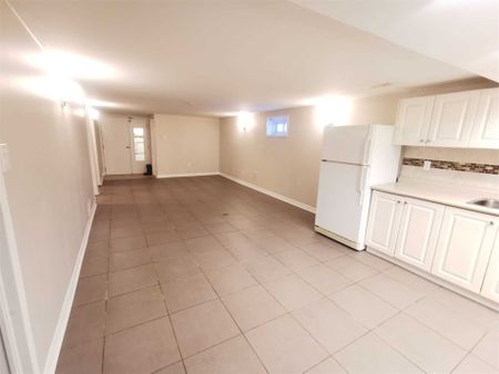 For Lease - 727 Hewson Drive, Pickering, Ontario - Photo 2