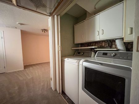 Modern 3 Bed Duplex | Ellerslie | Garage + Fenced Backyard - Photo 3