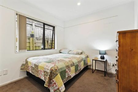 MANUREWA, 4 BEDROOMS - Photo 3