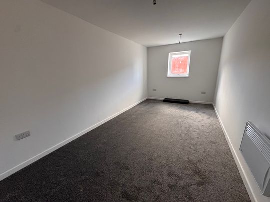 Broadmeadow Flats, Warstones Drive, Wolverhampton - Photo 1