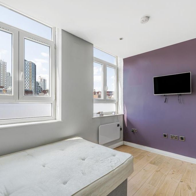Studio to rent - Photo 1