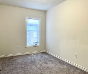 For Lease - 67 Gordon Circle, Newmarket, Ontario - Photo 5