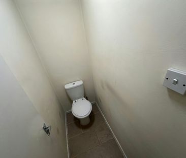 Semi-detached house to rent on - Photo 2