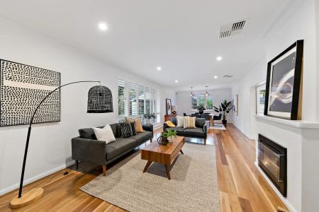 MUST SEE IN PERSON! - Photo 2