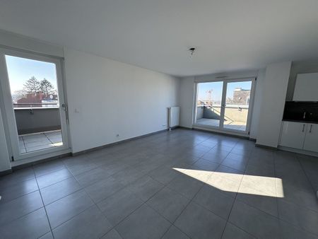 Location Appartement 4 pièces 83m² SOUFFELWEYERSHEIM 67460 - Photo 2