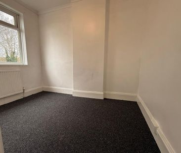 2 bedroom semi-detached house to rent - Photo 6