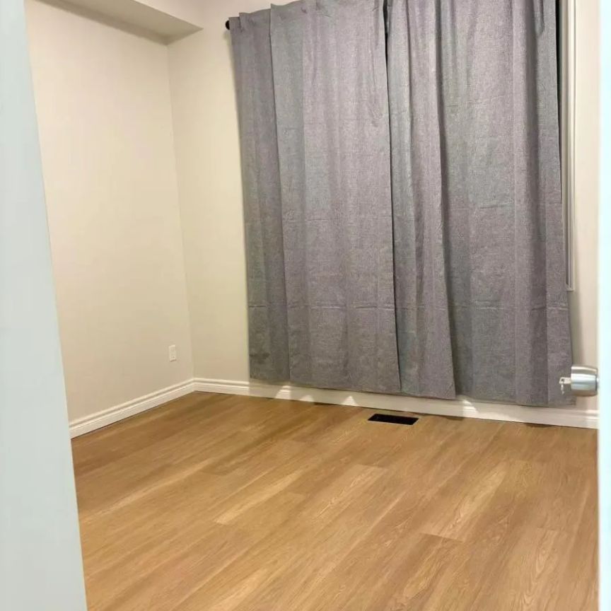 256 PALMERSTON AVENUE - Photo 1