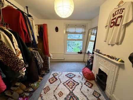 3 bedroom terraced house to rent - Photo 5