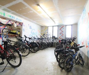 Traumhafte 2,5-Zimmer-Wohnung mit 2 Balkonen, Aufzug & Blick ins Gr... - Foto 1