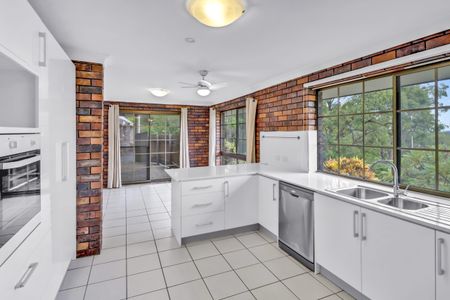 7 Elwyn Court QLD 4127, Springwood - Photo 4