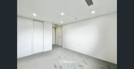 Walk to Station and Shop, Peaceful, Set High - Photo 4