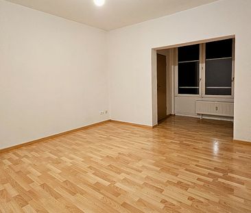 Sehr schöne 3-Zimmer Wohnung mit Einbauküche und Loggia - Photo 2