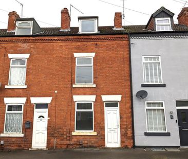4 bedroom terraced house to rent - Photo 3