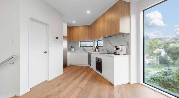 Modern Townhouse in Prime Orakei Location. - Photo 1