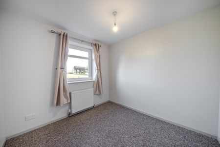 Newall Carr Road, Newall With Clifton, LS21 2HD - Photo 2