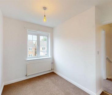3 bedroom end of terrace house to rent - Photo 1