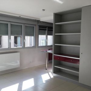 STUDIO - QUARTIER GRASLIN - SURFACE 26 m² - Photo 2