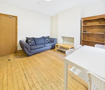 4 bedroom terraced house to rent - Photo 2