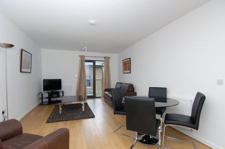 2 Bed Flat, Edith Cavell House, E14 - Photo 2