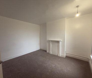 2 bedroom semi-detached house to rent - Photo 3