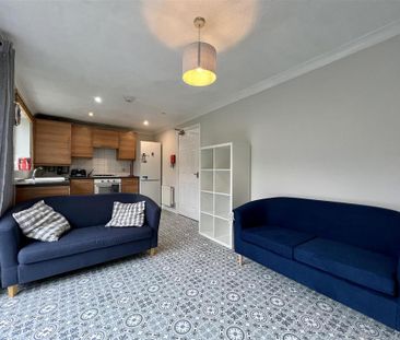 5 bedroom terraced house to rent - Photo 2