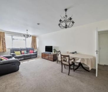 1 bedroom in a flat share to rent - Photo 1