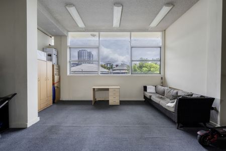 ONE UNFURNISHED ROOM IN SHARE ACCOMMODATION COOKS HILL - Photo 4