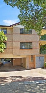 Convenient Two Bedroom Apartment with Balcony and Lock Up Garage - Photo 4