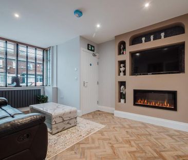 1 bedroom in a house share to rent - Photo 2