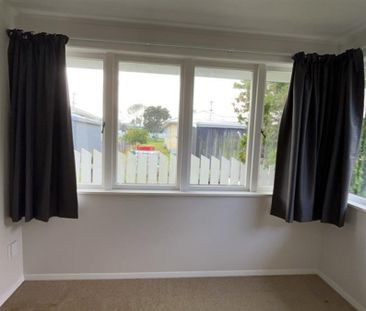 Five-Bedroom Family Home in Otangarei - Photo 6