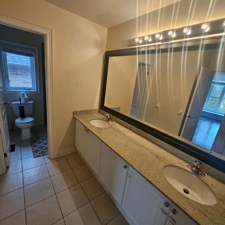 For Lease - 12 Fort Williams Drive, Brampton, Ontario - Photo 4