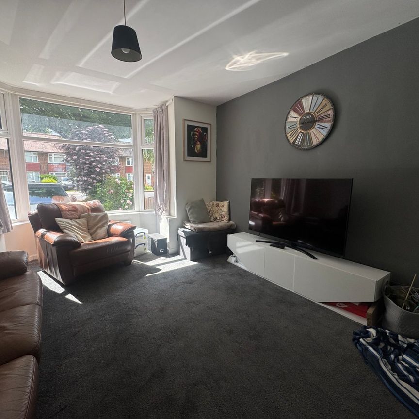 3 bedroom terraced garage/parking space to rent - Photo 1
