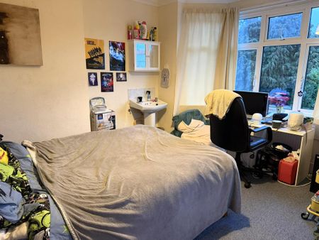 6 bedroom detached house to rent - Photo 3