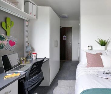 1 bedroom in a flat share to rent - Photo 5