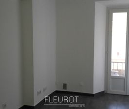 Location Appartement 2 pièces 29m² LA CADIERE D AZUR 83740 - Photo 1