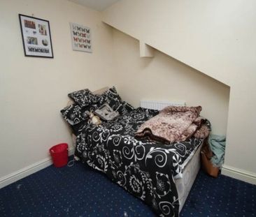 4 Bed - Welton Place , Hyde Park, Leeds - Photo 1