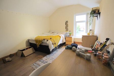 5 bedroom terraced house to rent - Photo 4