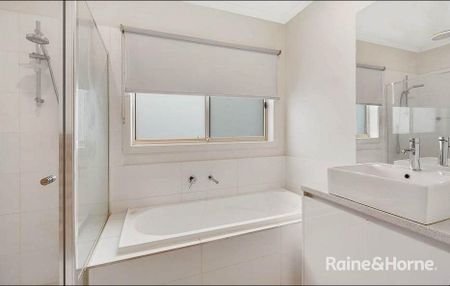 Private 2-Bedroom Unit Backing Onto Parkland - Photo 5